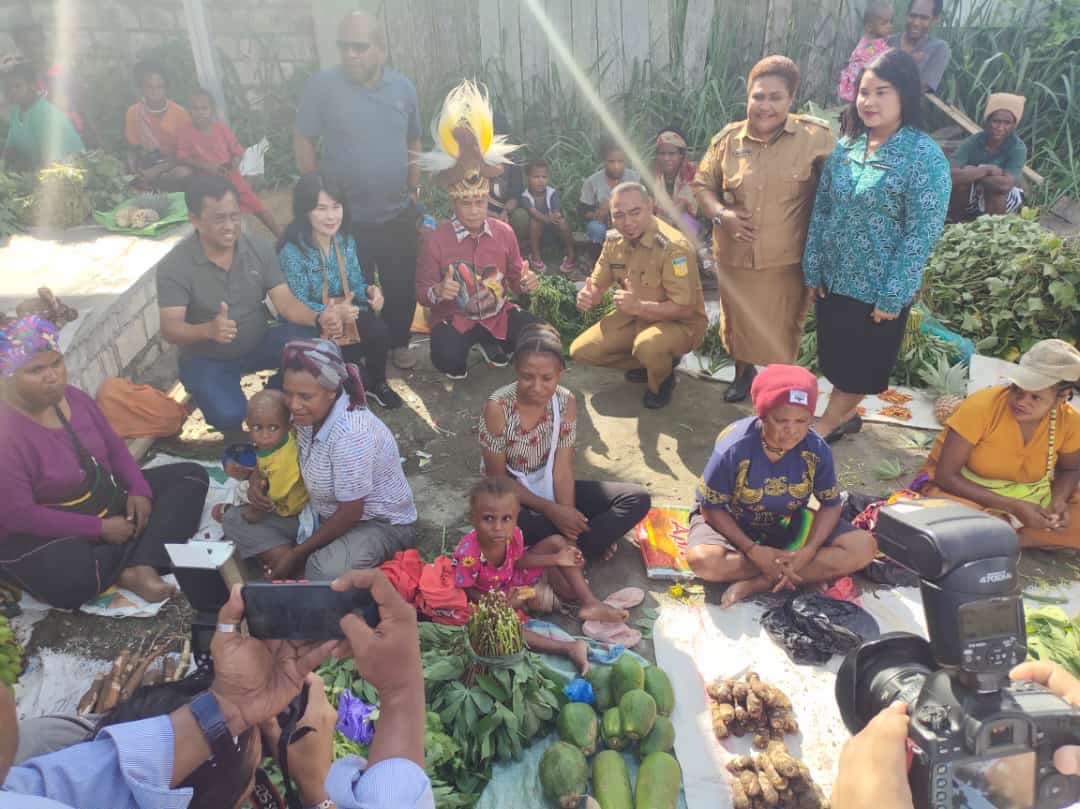 PJ Gubernur Papua di Pasar Tradisional Doyo Baru